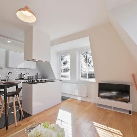 Spacious One Bed Loft Apartment Birchanger ภายนอก รูปภาพ