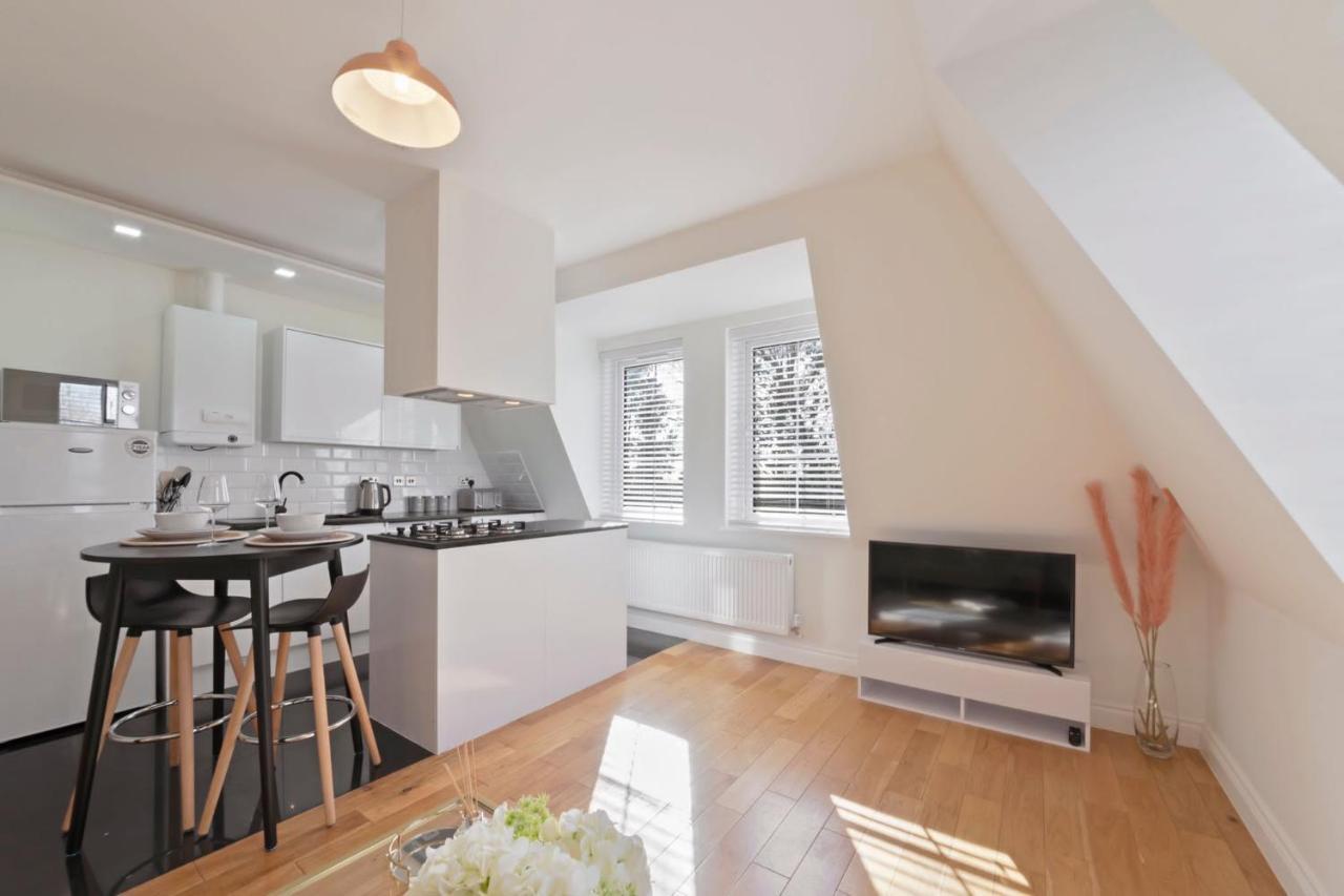 Spacious One Bed Loft Apartment Birchanger ภายนอก รูปภาพ