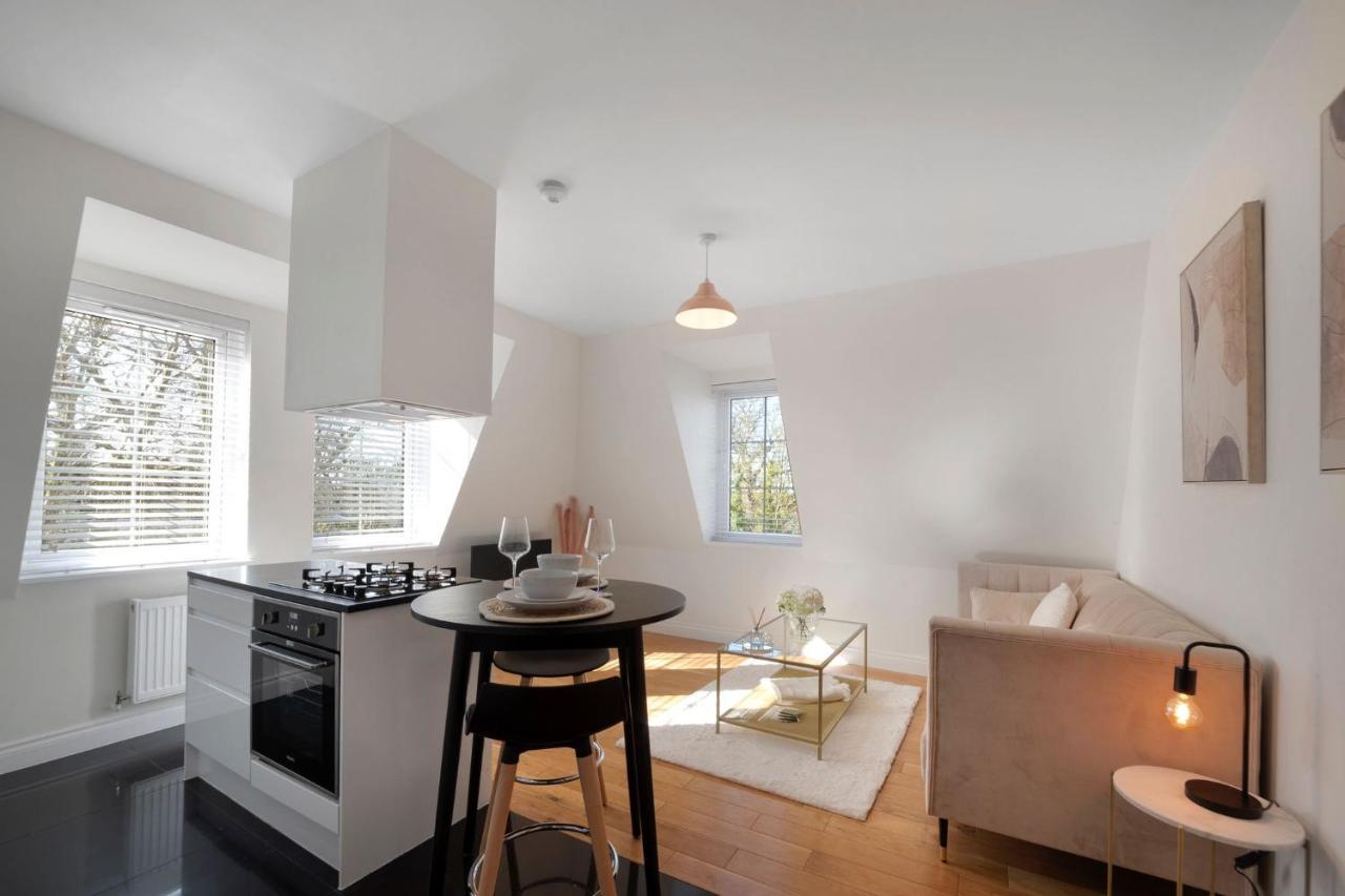 Spacious One Bed Loft Apartment Birchanger ภายนอก รูปภาพ